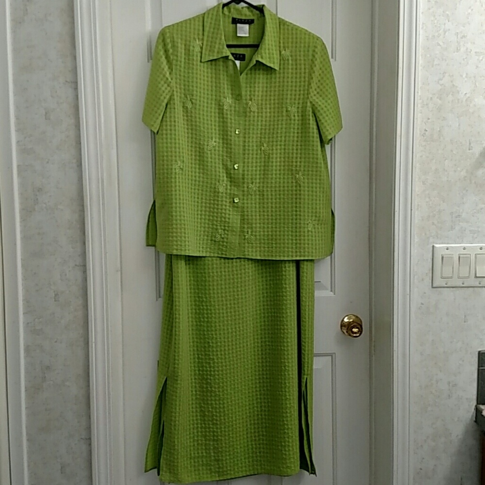 Beautiful Vintage Green Dress and Jacket Set